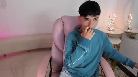 Snapshot of peter_chase chatting on September 29, 6:04 pm Peter online show from September 29, 6:04 pm