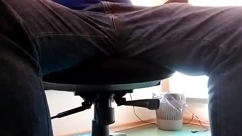 peterf83 online show from April 3, 6:43 am