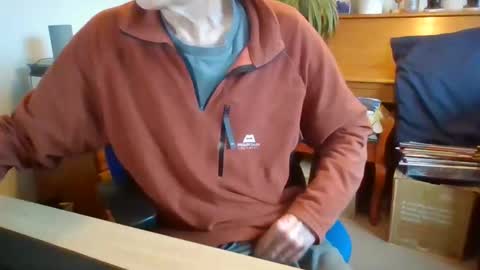 Snapshot of petitwilly chatting on January 15, 10:38 am petitwilly online show from January 15, 10:38 am