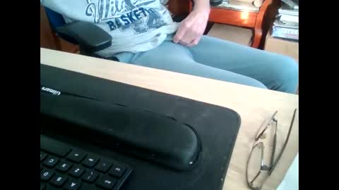 Snapshot of petitwilly chatting on September 22, 7:30 am petitwilly online show from September 22, 7:30 am