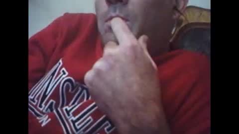 Snapshot of pets76 chatting on December 29, 4:19 pm pets76 online show from December 29, 4:19 pm