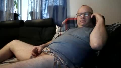 Snapshot of pettson72 chatting on January 21, 10:01 am pettson72 online show from January 21, 10:01 am