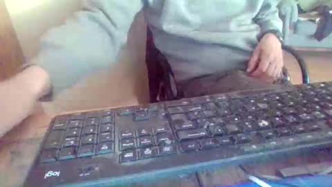 peyo873996 online show from April 11, 9:24 am