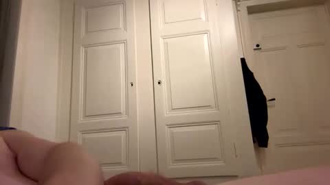 Yours online show from November 17, 7:06 pm