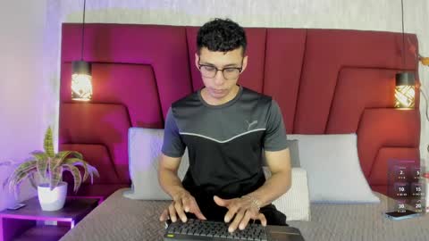 Milo online show from April 7, 12:05 pm