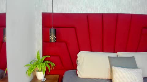 Milo online show from March 31, 11:34 am