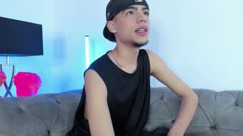 PhilipMiller online show from December 22, 11:40 am