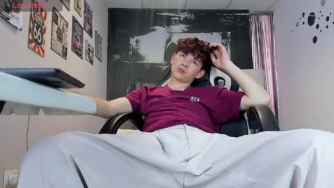 PHILLIP online show from April 26, 6:16 pm