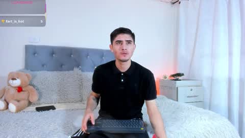 Snapshot of philiprich chatting on October 17, 6:23 pm philiprich online show from October 17, 6:23 pm