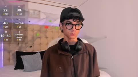 Phillip online show from October 15, 12:07 am