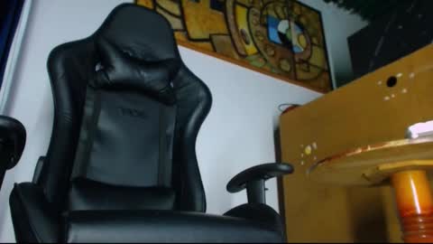 phlilloyhighclouds online show from March 15, 3:40 pm