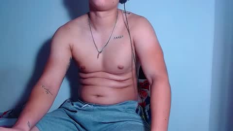 Snapshot of phoenixgnz08 chatting on January 5, 12:10 pm AdnierGnz online show from January 5, 12:10 pm