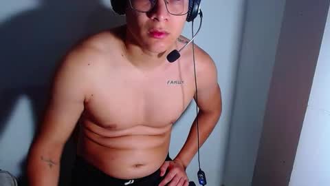 Snapshot of phoenixgnz08 chatting on January 13, 12:24 pm AdnierGnz online show from January 13, 12:24 pm