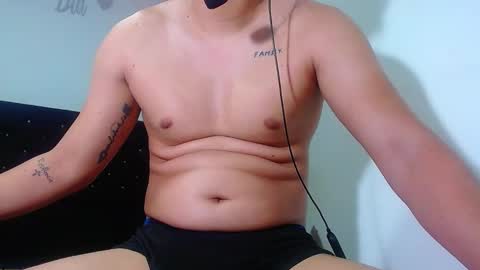 Snapshot of phoenixgnz08 chatting on January 31, 11:13 am AdnierGnz online show from January 31, 11:13 am