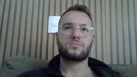 Snapshot of piazaocwbbb chatting on October 19, 3:59 pm piazaocwbbb online show from October 19, 3:59 pm