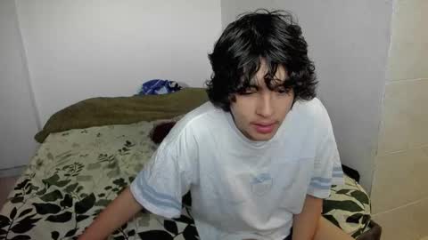 picaszomilos350 online show from November 27, 11:25 am