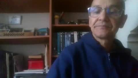 Snapshot of pichoun71 chatting on October 19, 8:06 am pichoun71 online show from October 19, 8:06 am