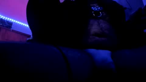 pierced_leather online show from February 26, 3:08 am