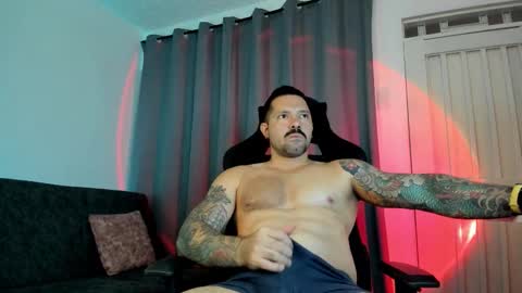 Snapshot of pierrevidal chatting on October 23, 10:46 pm Pierre online show from October 23, 10:46 pm