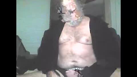 Snapshot of pigbear4trans chatting on January 1, 1:04 am pigbear4trans online show from January 1, 1:04 am