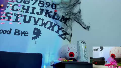 Snapshot of piggy_eddy chatting on October 24, 12:35 am Eddy Brock... Its a pleasure to talk to... online show from October 24, 12:35 am