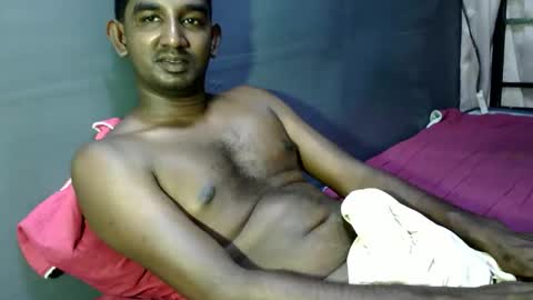 rayvienn online show from May 11, 4:04 pm