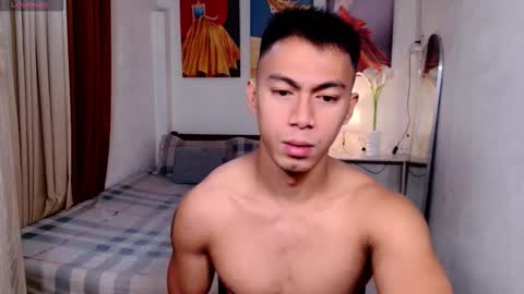 Snapshot of pinoymilker chatting on January 18, 4:19 am ethan online show from January 18, 4:19 am