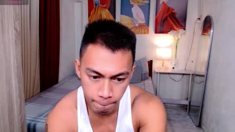Snapshot of pinoymilker chatting on December 21, 2:30 am ethan online show from December 21, 2:30 am