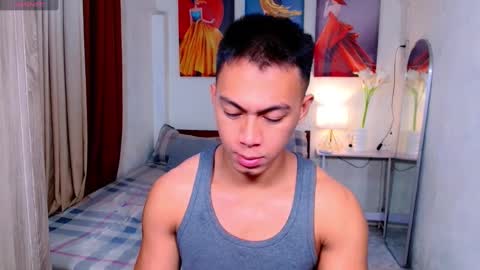 Snapshot of pinoymilker chatting on January 3, 1:59 am ethan online show from January 3, 1:59 am