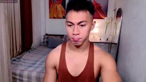 Snapshot of pinoymilker chatting on January 20, 3:48 am ethan online show from January 20, 3:48 am