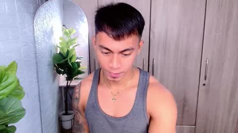 Snapshot of pinoymilker chatting on October 21, 4:04 am ethan online show from October 21, 4:04 am