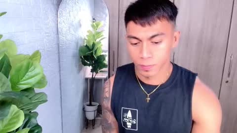 Snapshot of pinoymilker chatting on October 18, 11:48 am ethan online show from October 18, 11:48 am