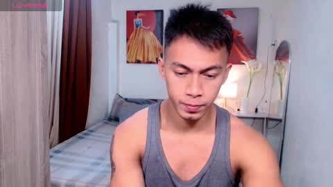 Snapshot of pinoymilker chatting on February 26, 9:21 am ethan online show from February 26, 9:21 am