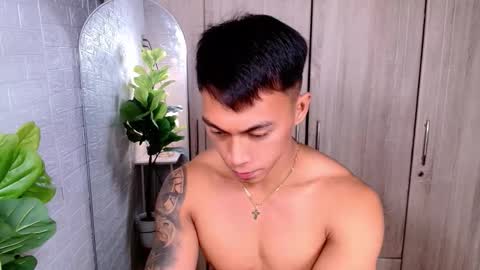 Snapshot of pinoymilker chatting on October 22, 4:27 am ethan online show from October 22, 4:27 am