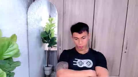 Snapshot of pinoymilker chatting on October 17, 11:47 am ethan online show from October 17, 11:47 am