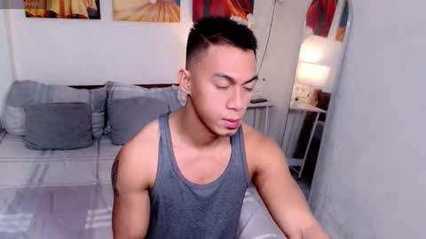 Snapshot of pinoymilker chatting on December 14, 10:45 am ethan online show from December 14, 10:45 am