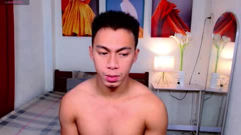 Snapshot of pinoymilker chatting on December 9, 7:50 am ethan online show from December 9, 7:50 am