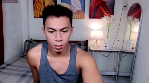 Snapshot of pinoymilker chatting on December 10, 10:49 am ethan online show from December 10, 10:49 am