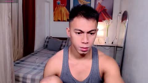 Snapshot of pinoymilker chatting on January 21, 5:17 am ethan online show from January 21, 5:17 am