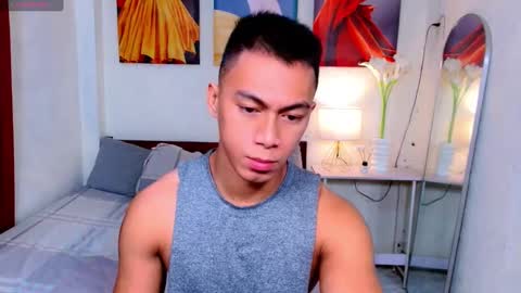 Snapshot of pinoymilker chatting on December 16, 11:18 pm ethan online show from December 16, 11:18 pm