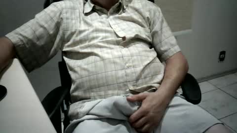 Snapshot of piovesanes chatting on February 15, 2:47 am piovesanes online show from February 15, 2:47 am
