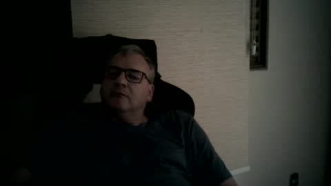Snapshot of piovesanes chatting on December 25, 2:25 am piovesanes online show from December 25, 2:25 am