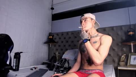 piperrcry online show from October 24, 5:20 am