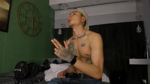 piperrcry online show from October 27, 6:05 am