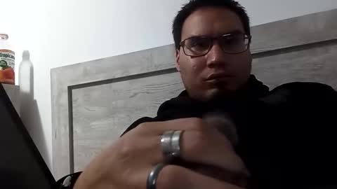 pirahna1012 online show from April 5, 3:14 am