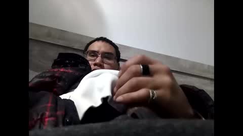 pirahna1012 online show from March 27, 6:17 am