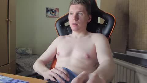 Snapshot of pirremeow chatting on December 8, 2:41 pm Pierre online show from December 8, 2:41 pm