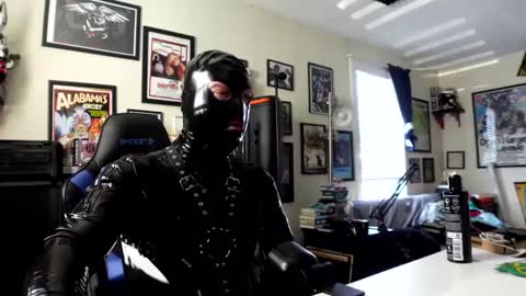 Snapshot of plasticbill chatting on January 14, 5:12 pm Latexable online show from January 14, 5:12 pm