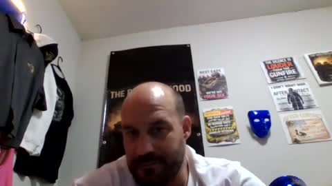 dee online show from June 26, 6:27 am