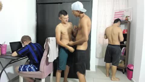 Snapshot of playhardsex chatting on December 27, 2:12 pm online show from December 27, 2:12 pm